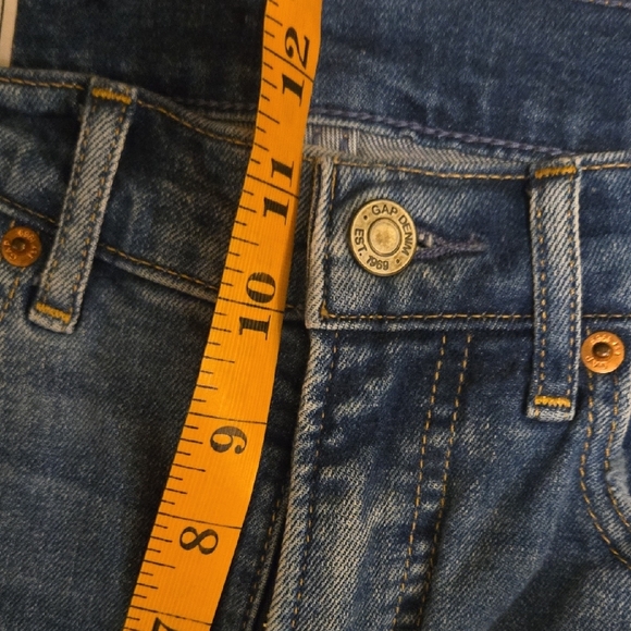 GAP Flare High Rise Jean - Picture 6 of 7